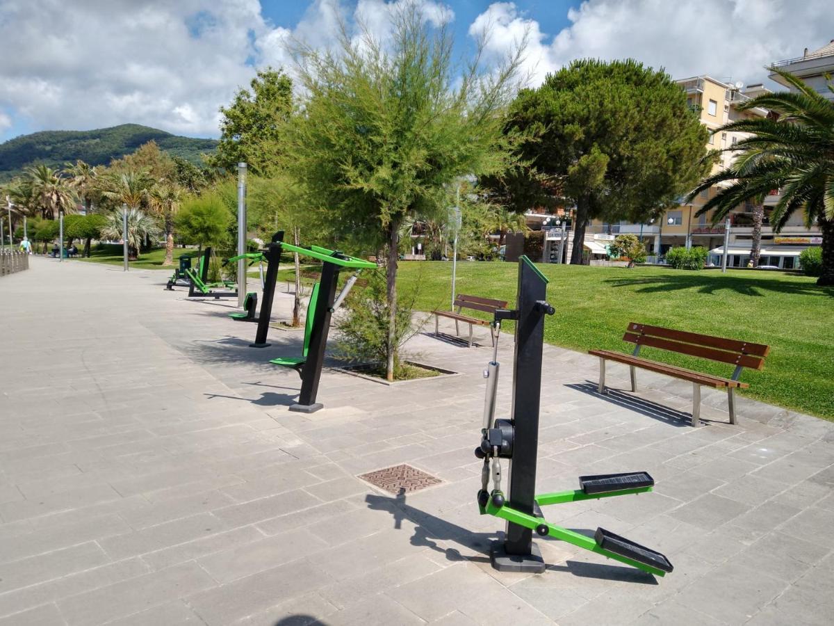 Vista Sul Carruggio, Centro Storico Di Chiavari Eksteriør billede