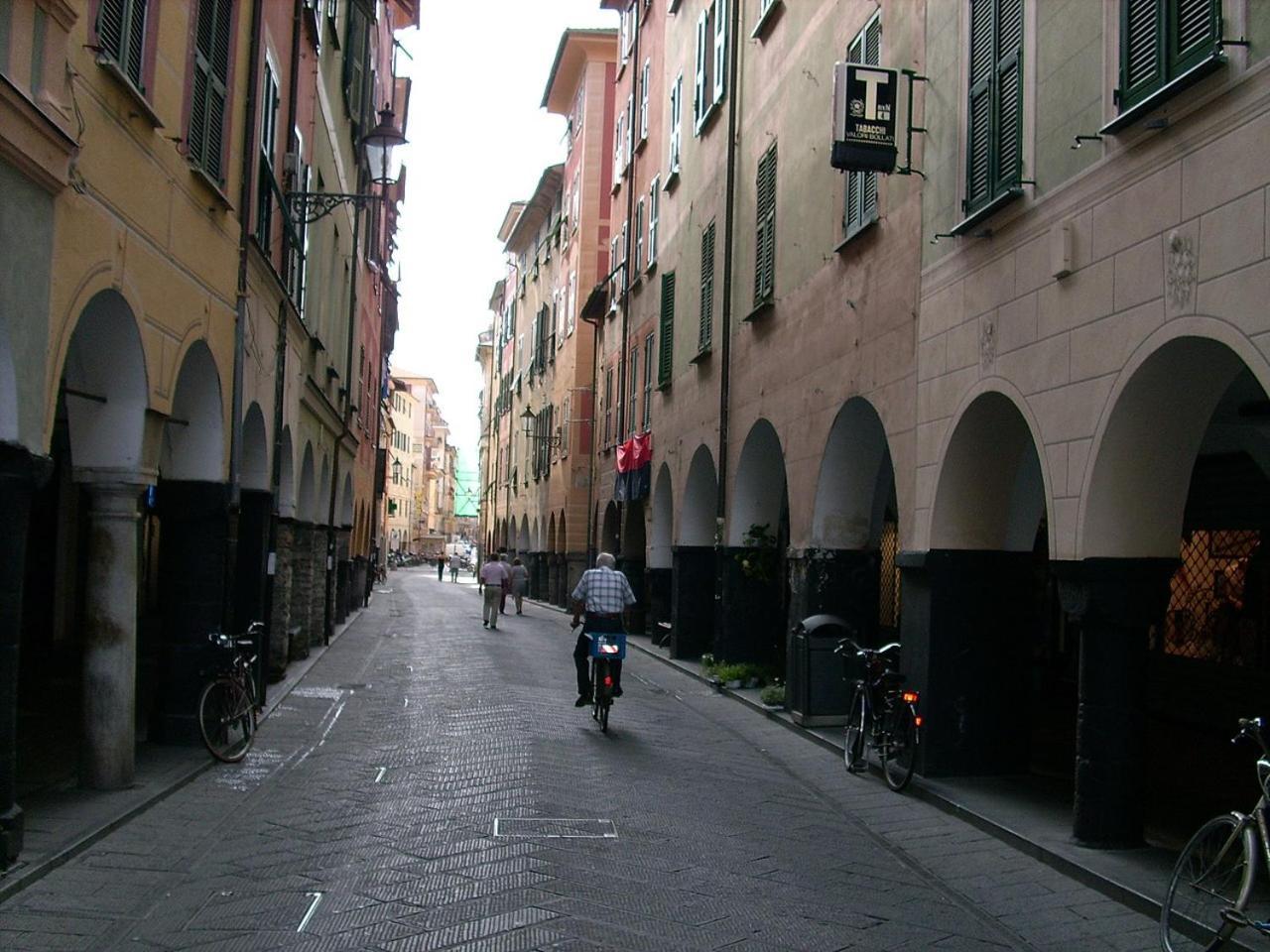 Vista Sul Carruggio, Centro Storico Di Chiavari Eksteriør billede